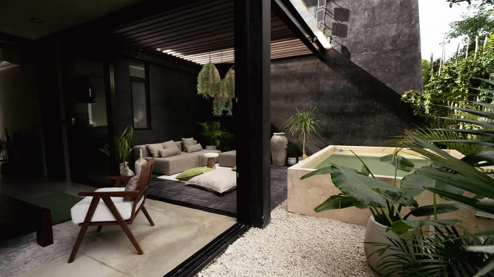 Villa Design Luxury Duo Villas, 24 Pax, 5 Pools & 2 Rooftops, Bbq, Near Beach Tulum Pueblo