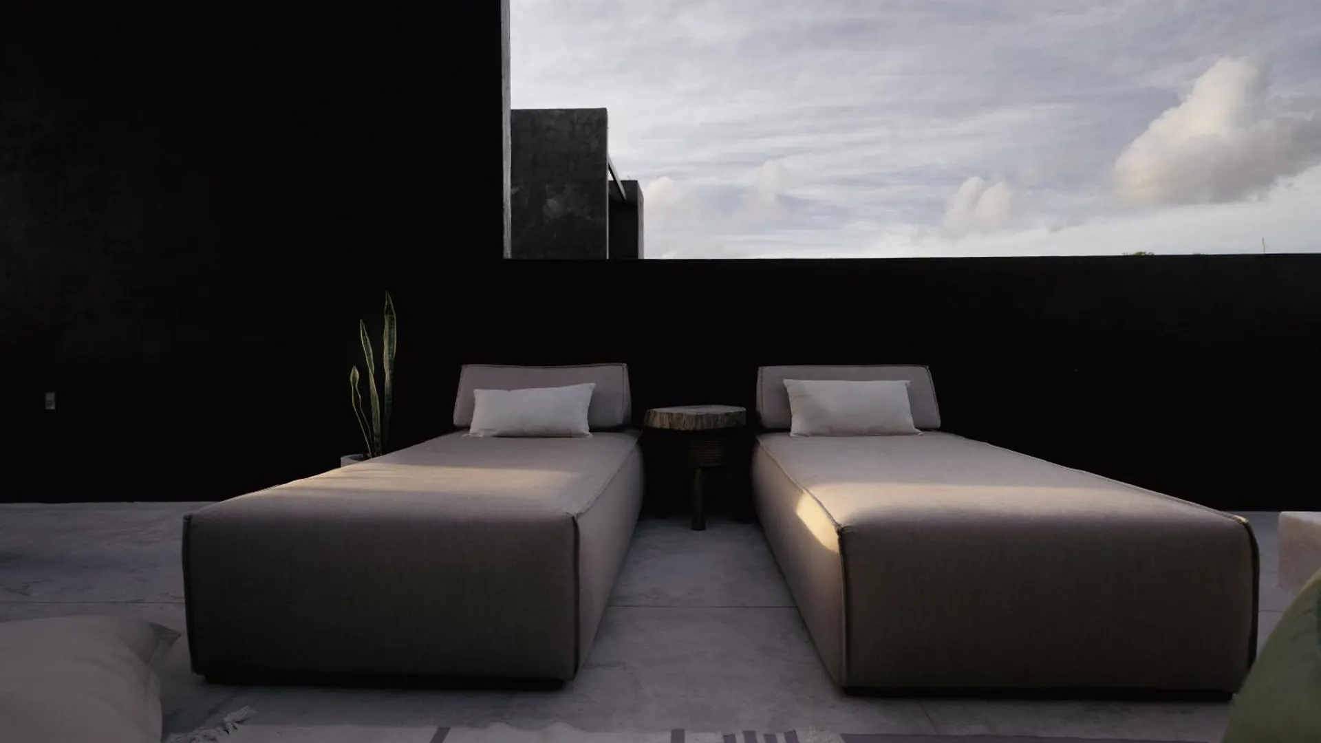 Villa Design Luxury Duo Villas, 24 Pax, 5 Pools & 2 Rooftops, Bbq, Near Beach Tulum